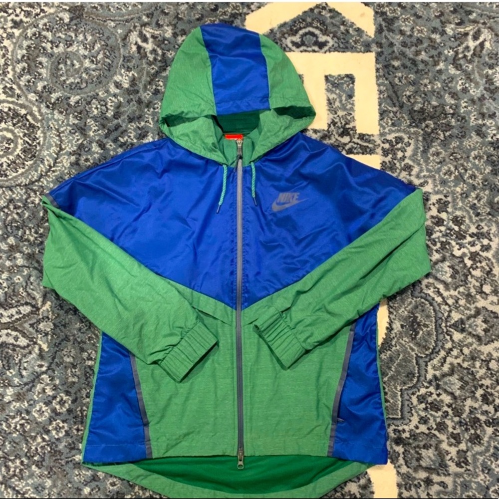 Nike windbreaker lightly warn size large